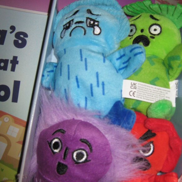 NWT Isabella's Day at School with 5 Plushies PLUS Big Feelings Pineapple - Picture 5 of 12